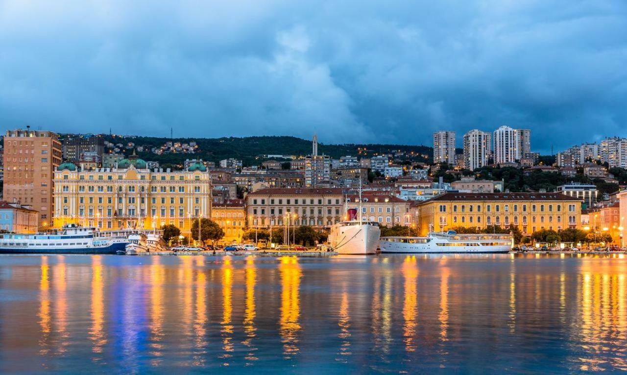 Deluxe Apartment Marina With A Private Parking Rijeka Exterior foto